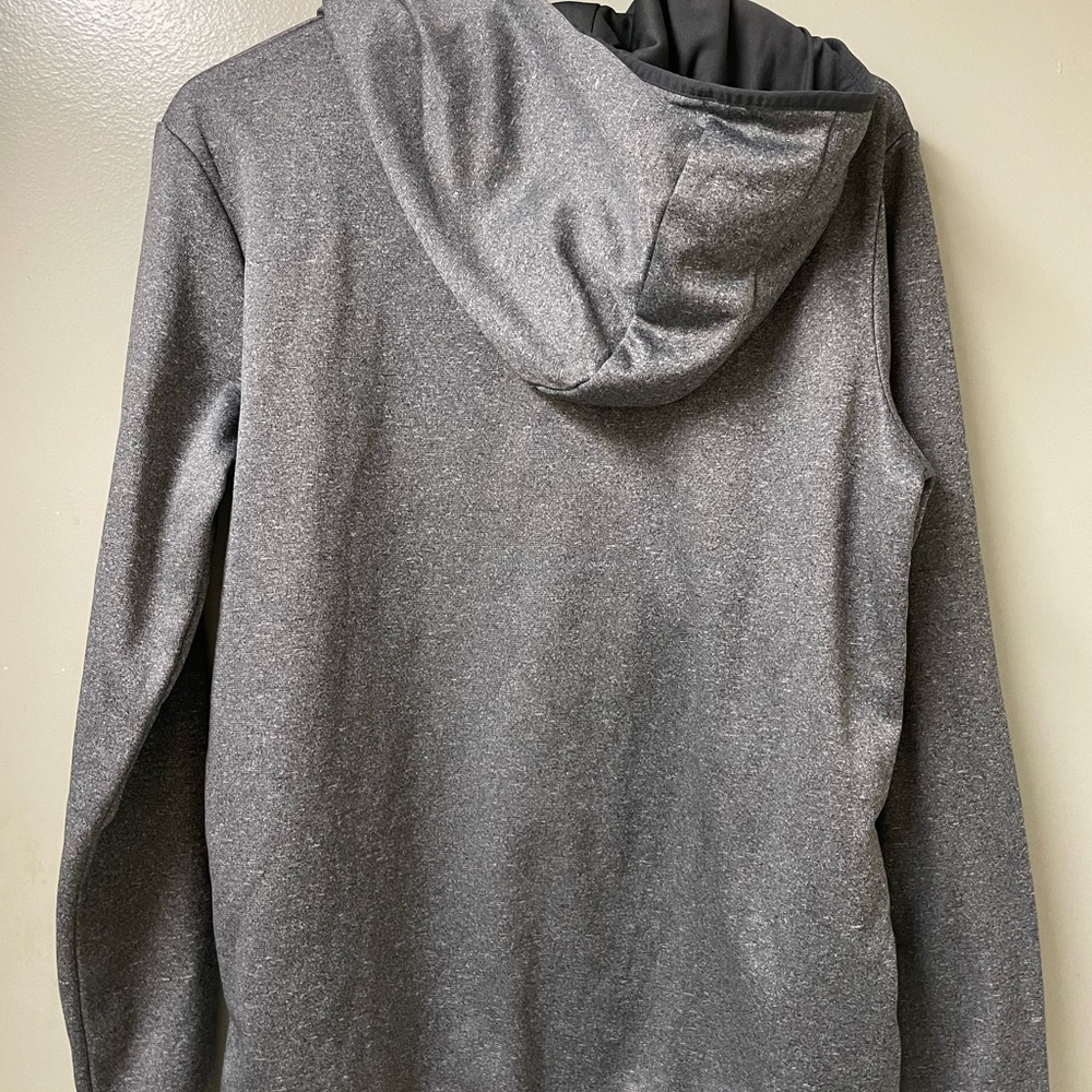 Under armour sweater medium